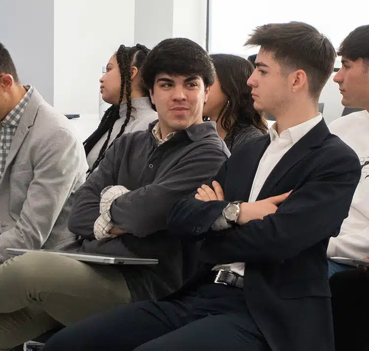 Impulsa tu Carrera Comercial: Grado Medio de Comercio y Marketing